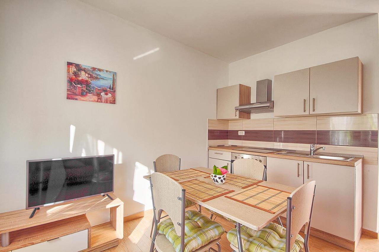 Apartman Mishel 2 Fazana Ngoại thất bức ảnh